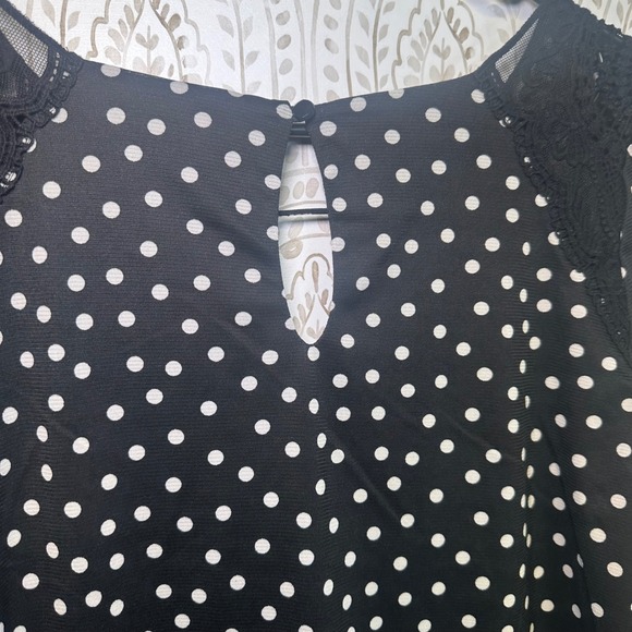 Maurices Womens Black White Polka Dot Lace Shoulder Keyhole Blouse Shirt Medium - Picture 7 of 10